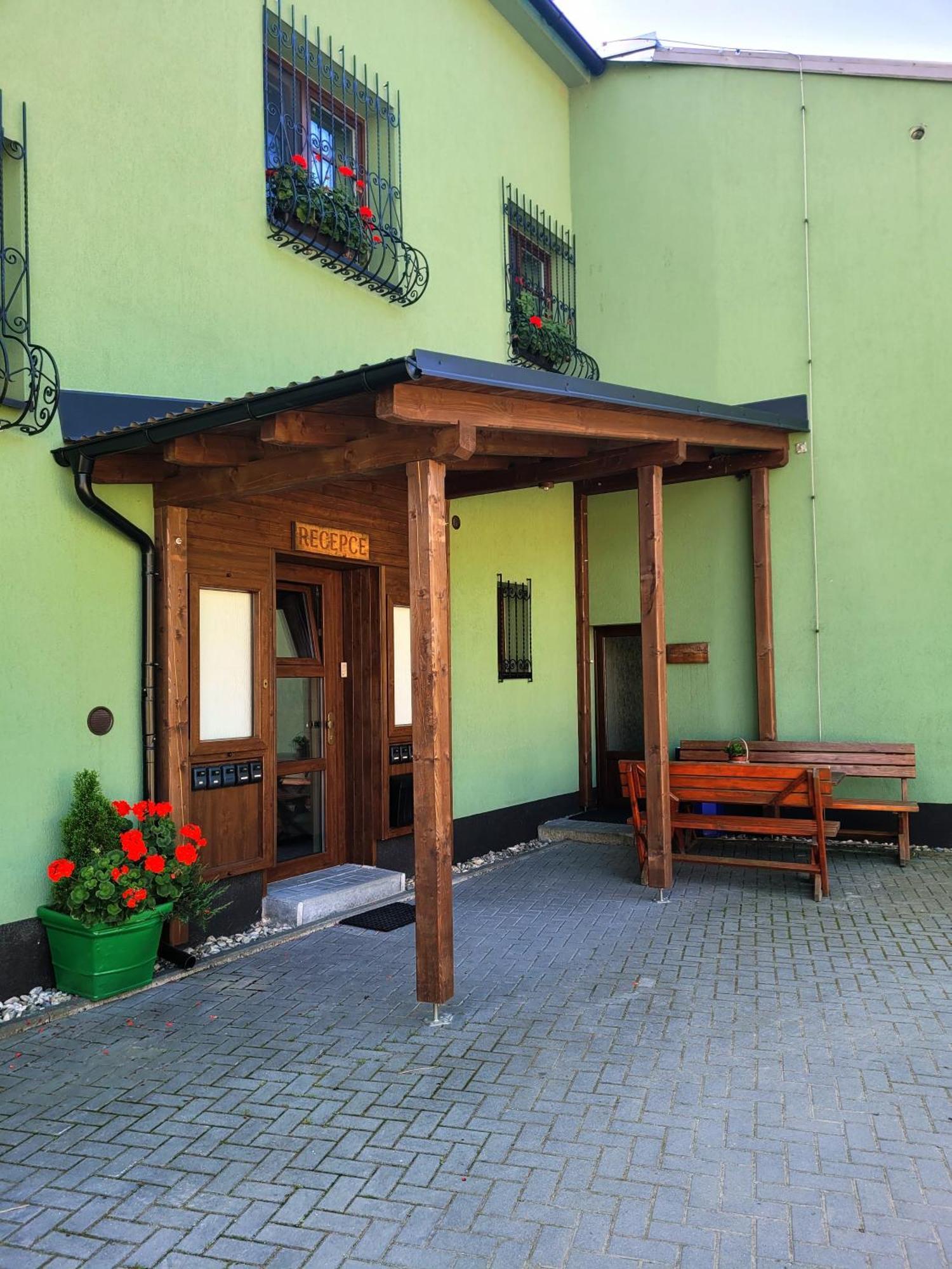 Apartmanovy Dum Pastak Loucna nad Desnou Luaran gambar